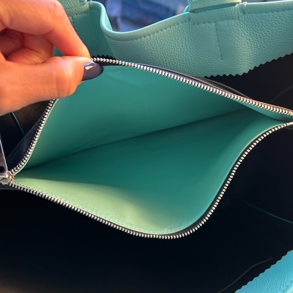 SOLD🎉Tiffany & Co Tote Handbag - Picture 3 of 9